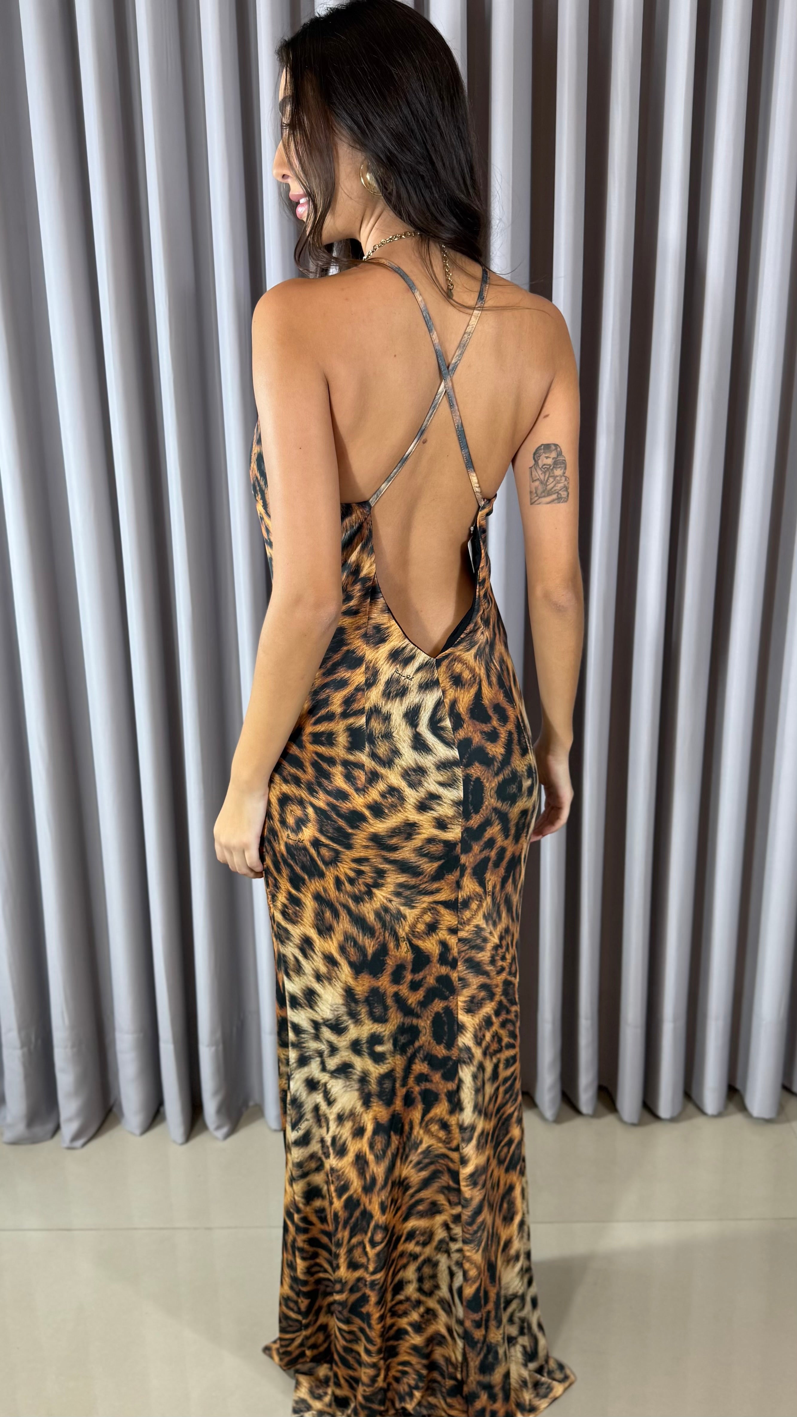 VESTIDO LONGO ANIMAL PRINT – DIVINA PELE