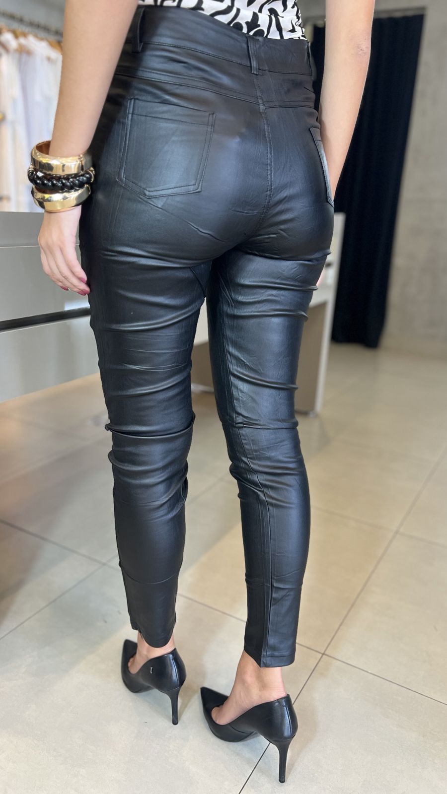 CALÇA ENCERADA