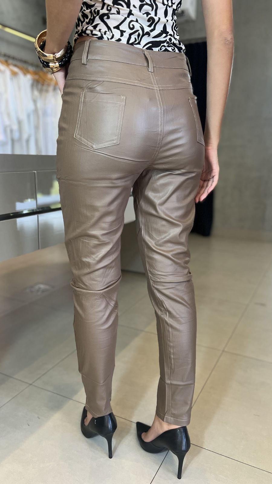 CALÇA ENCERADA