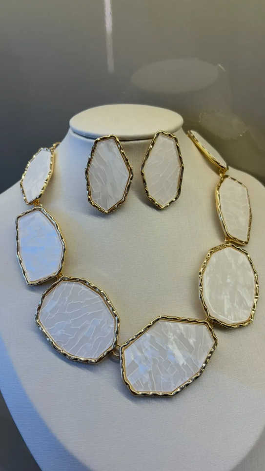 CONJUNTO DEBORA