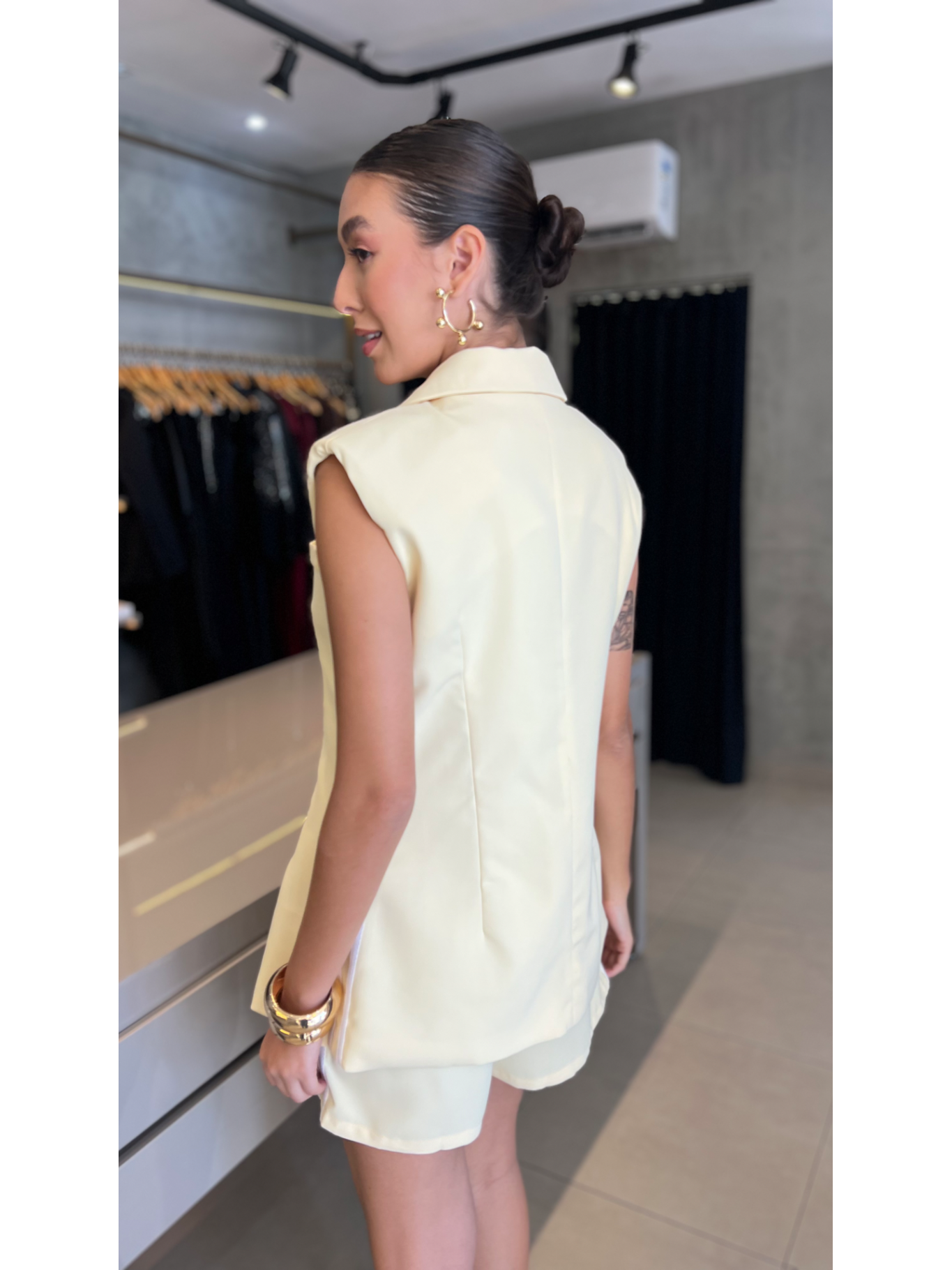 CONJUNTO COLETE SHORT LUMI